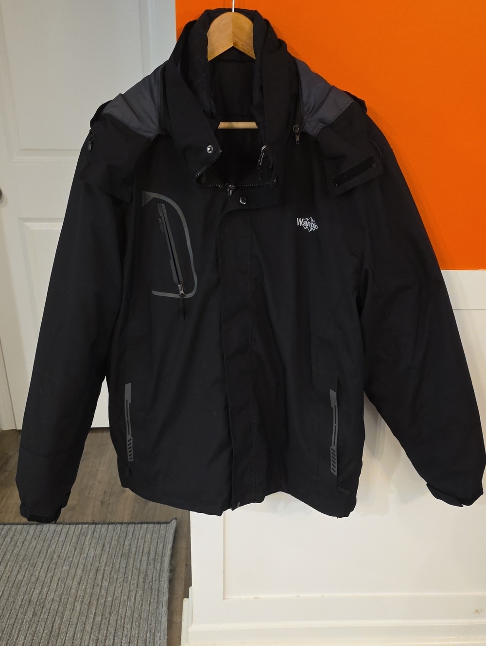 Wantdo 3 in 1 Men's Water Resistant Black Rain Jacket with Zip Off Hood